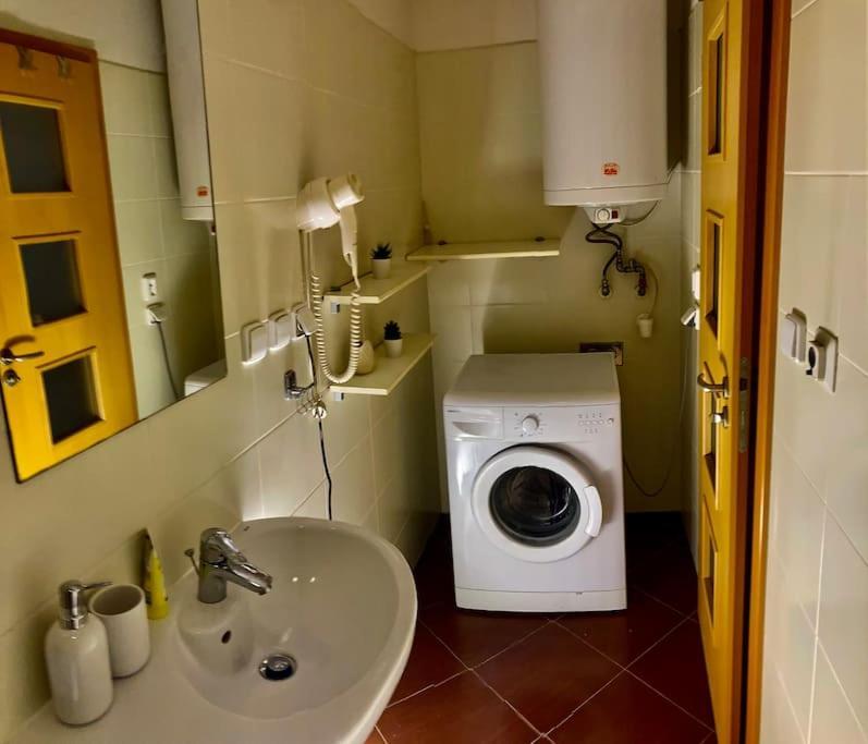 Jasmine Apartment - Free Parking - City Center - Skibus - Tatralandia 5Km Липтовски-Микулаш Экстерьер фото